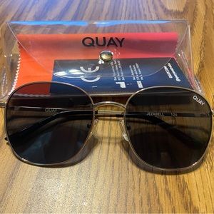 Quay Jezabell Sunglasses - gold/smoke